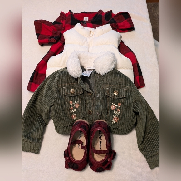 2T bundle GAP, Daisy Fuentes, Old Navy - Picture 1 of 15